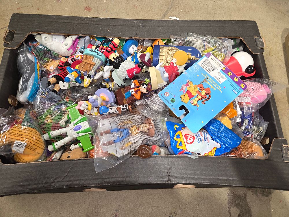 Lot 502 – A Collection of Assorted McDonald’s and Disney Character Toys