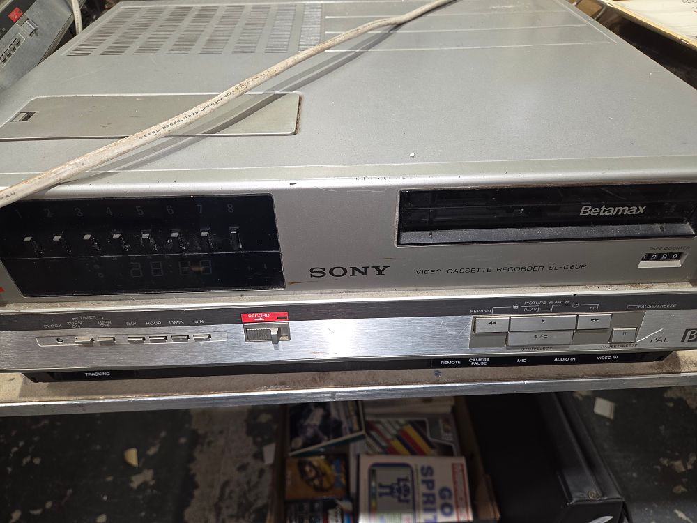 Lot 503 – Sony SL-C6UB Betamax Video Cassette Recorder