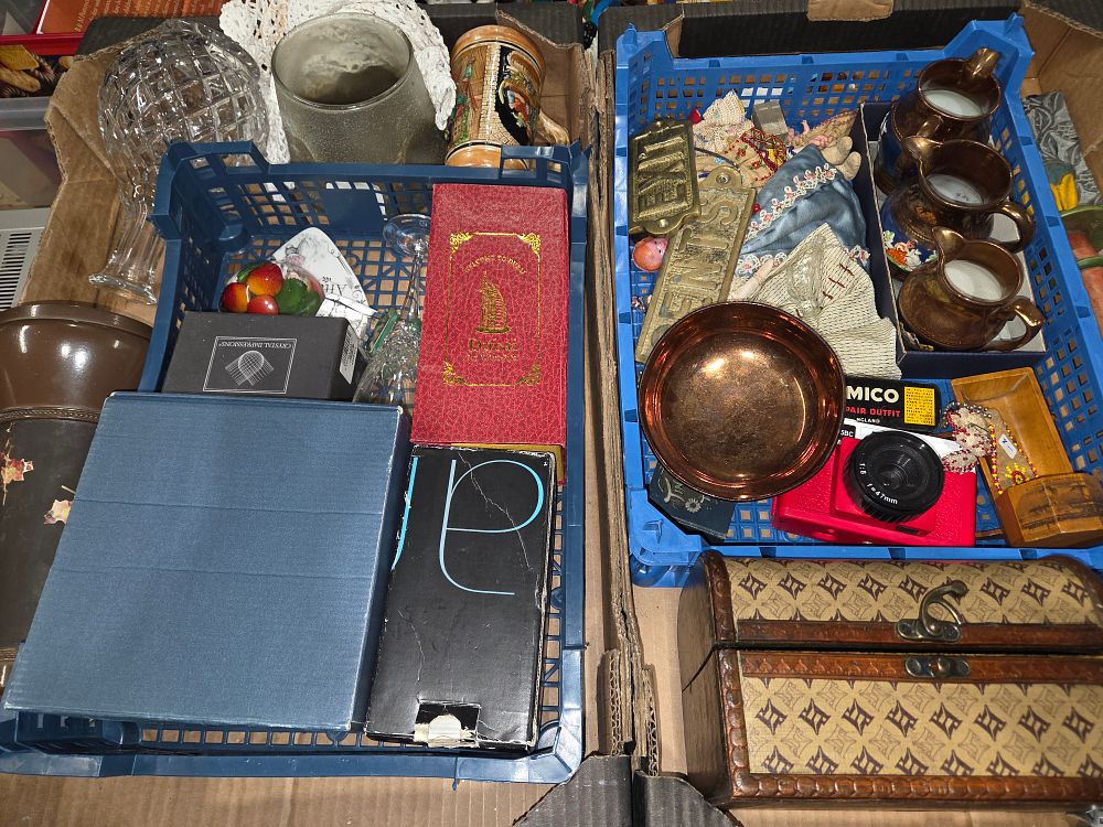 Lot 507 – A Collection of Miscellaneous Metalware, Ceramics, and a Mico Camera