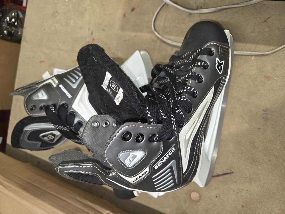 Lot 514 – A Pair of Crane Senator Ice Hockey Skates Size 39