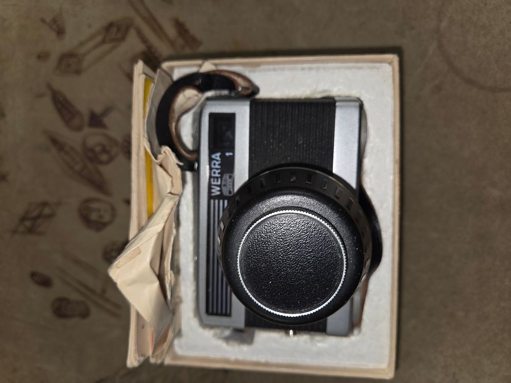 Lot 547 – Carl Zeiss Jena Werra 1 35mm Camera in Original Box