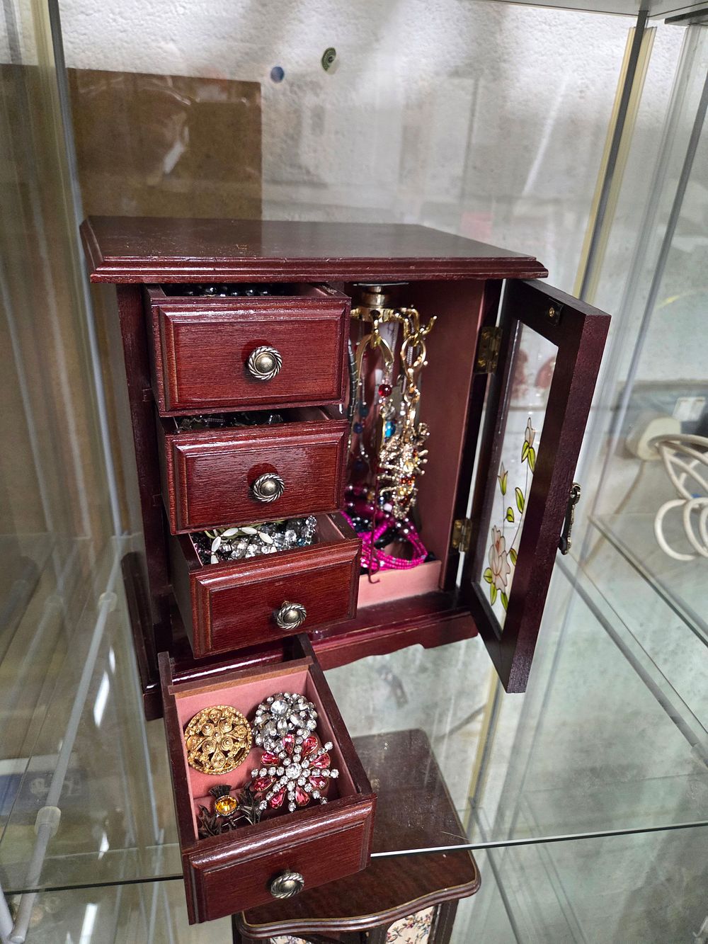 Lot 614 – Wooden Jewellery Box with a Collection of Costume Jewellery