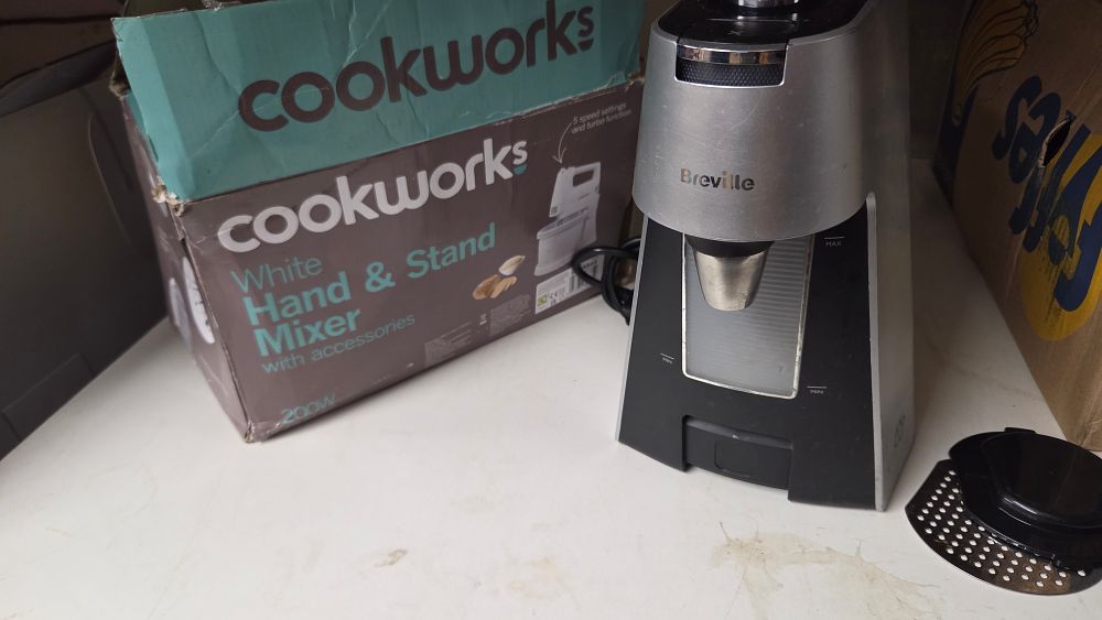 Lot 164 – Two Kitchen Appliances Including Breville HotCup and Cookworks Mixer