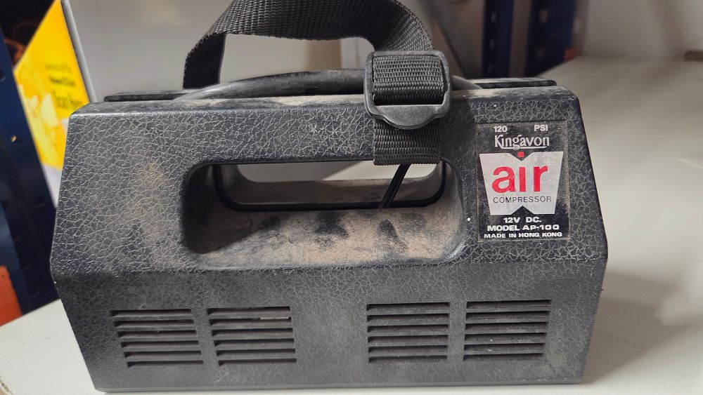 Lot 172 – Kingavon Model AP-100 Portable 12V Air Compressor