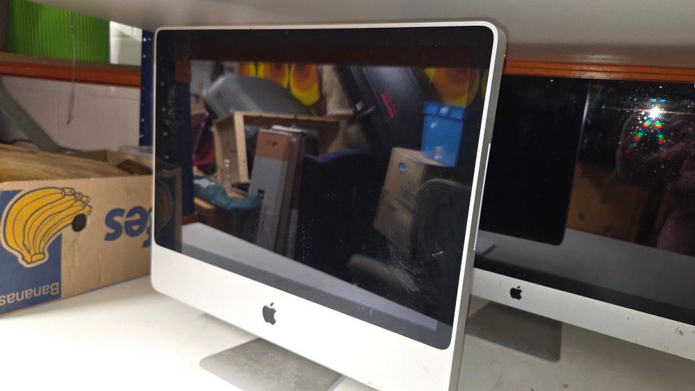 Lot 187 – Apple iMac All In One Desktop Computer