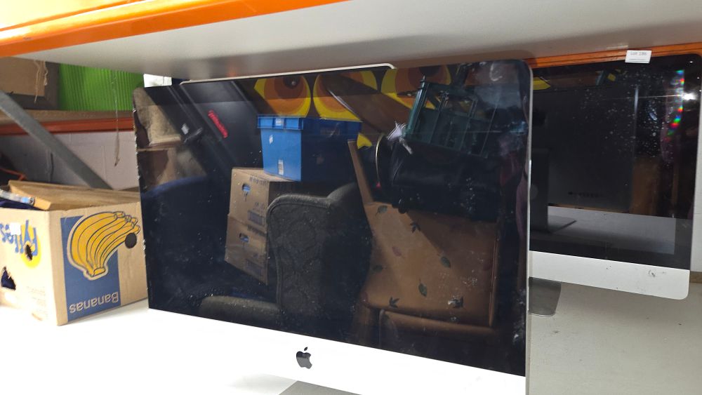 Lot 188 – Apple iMac Desktop Computer