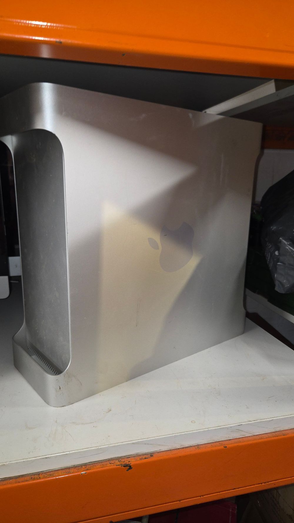 Lot 202 – Apple Mac Pro A1186 Desktop Computer Tower