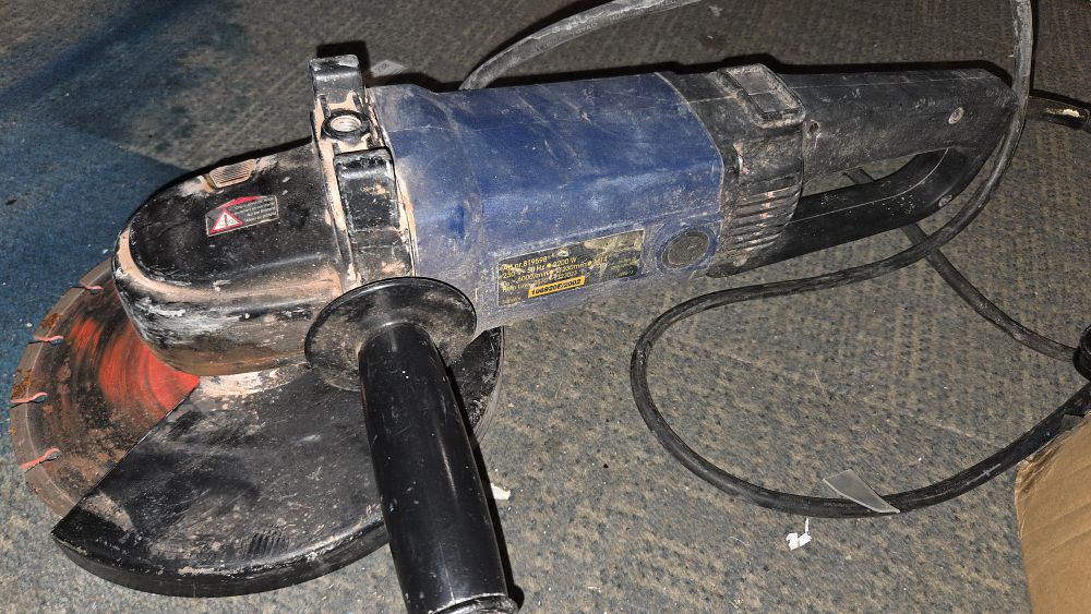 Lot 212 – 2200W Electric Angle Grinder