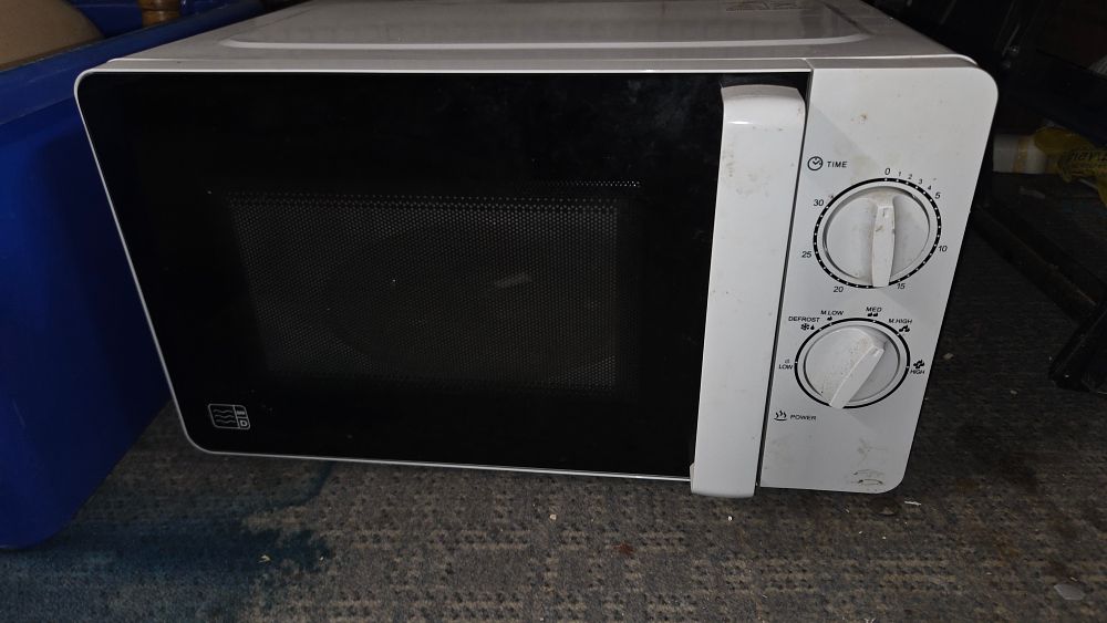 Lot 218 – Microwave Oven