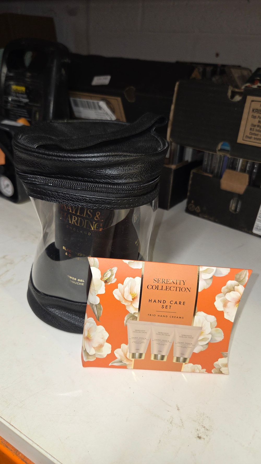 Lot 256 – Two New Gift Sets