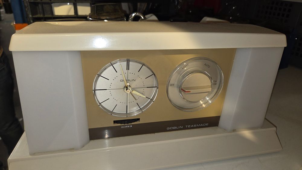 Lot 299 – Goblin Teasmade Automatic Tea Maker with Alarm Clock