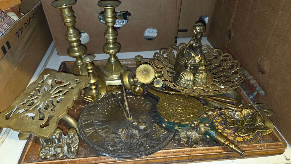 Lot 302 – A Collection of Gold Toned Brass Decorative Objects