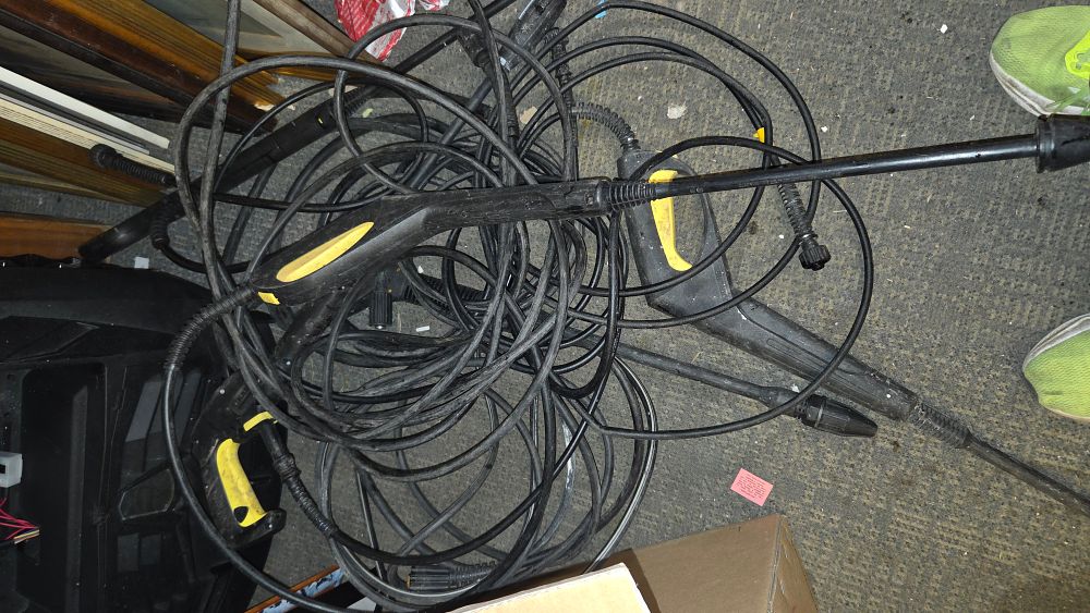 Lot 330 – A Collection of Karcher Pressure Washer Spray Wands and Hoses