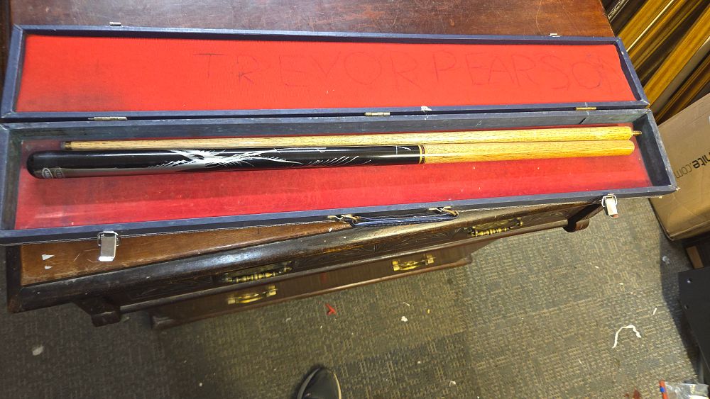 Lot 228 – Pool Cue with Silver Graphics and Carrying Case