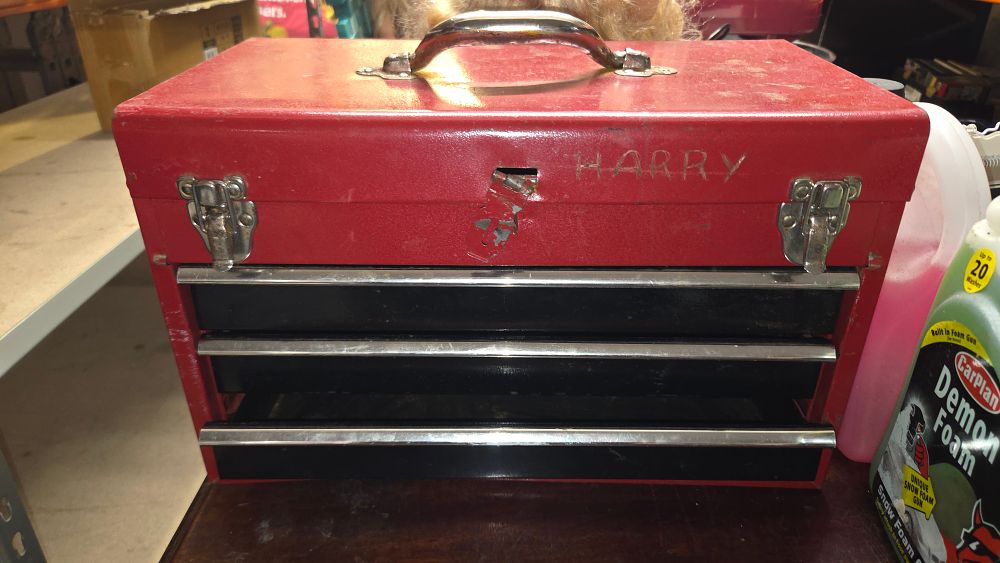 Lot 397 – Metal Toolbox