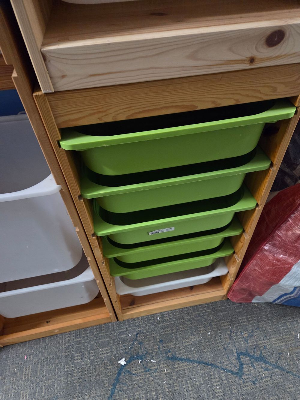 Lot 433 – An Ikea Storage Unit