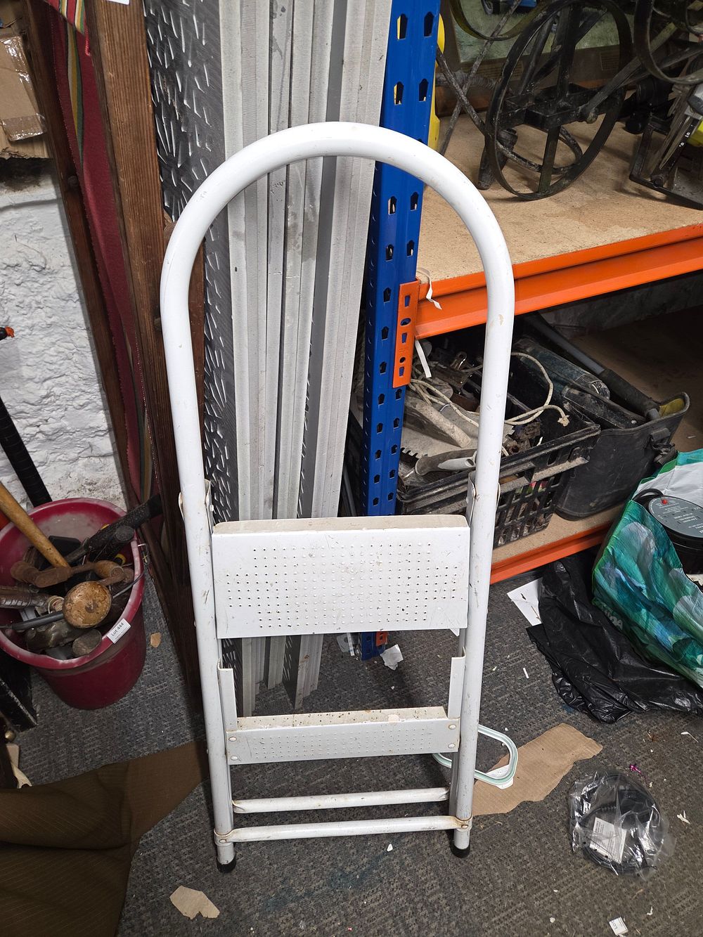 Lot 446 – Metal Step Ladders