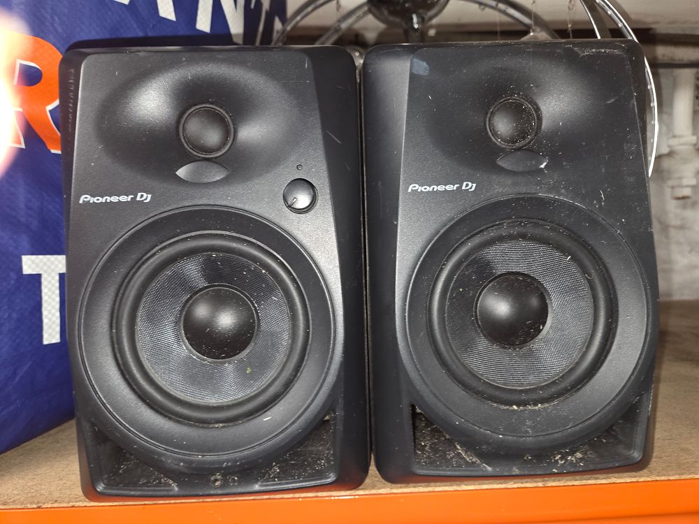 Lot 452 – A Pair of Pioneer DJ Desktop Monitor Speakers