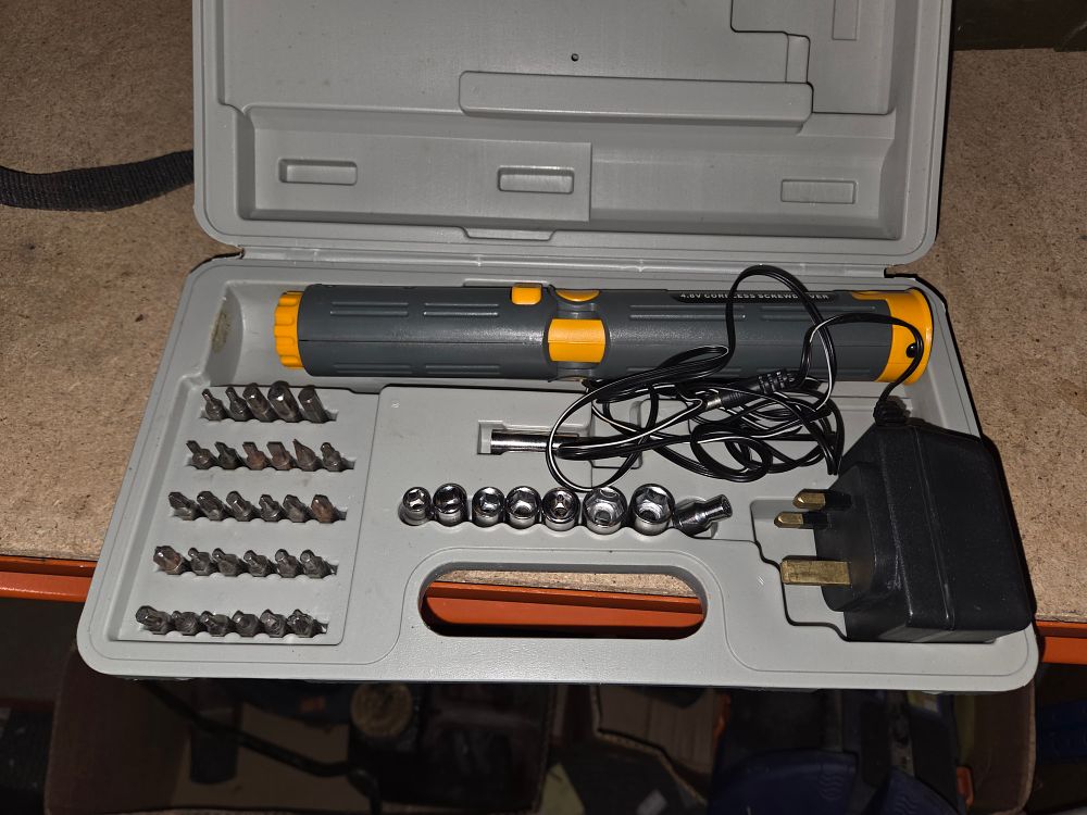 Lot 455 – A 4.8V Cordless Screwdriver Kit in Working Order