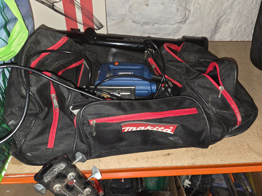 Lot 469 – A Makita Bag and Draper saw