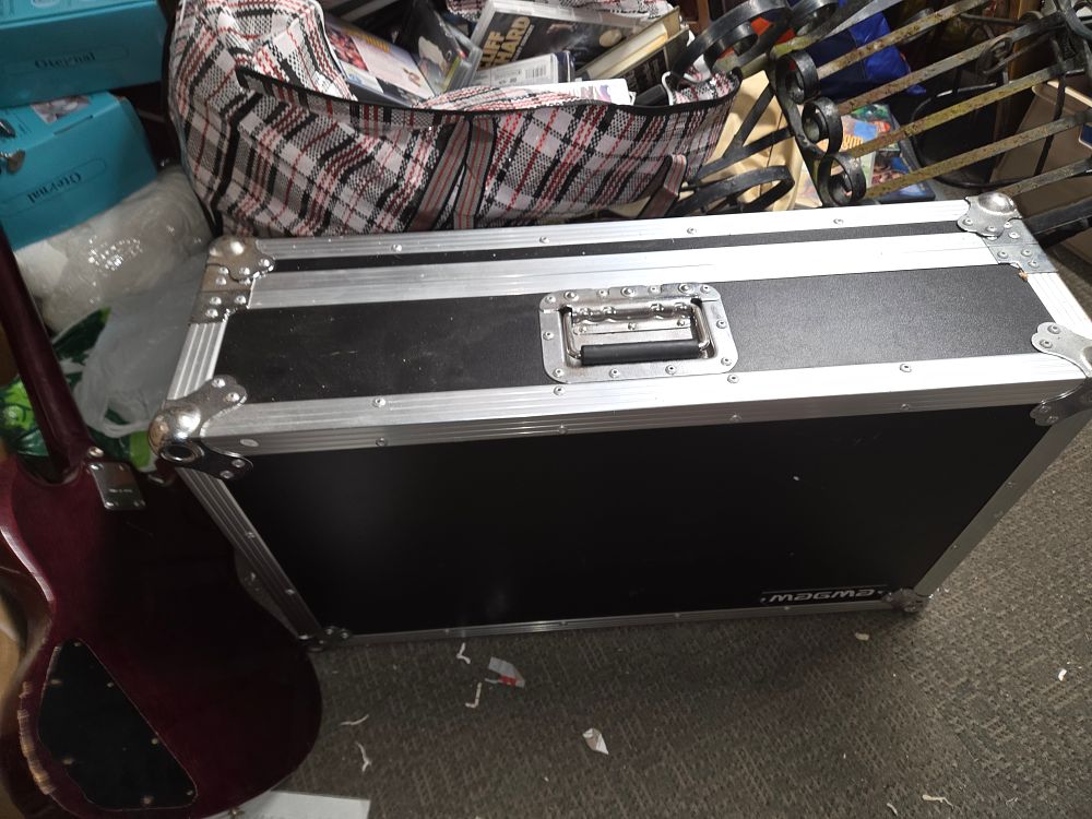 Lot 483 – Magma brand black and silver flight case