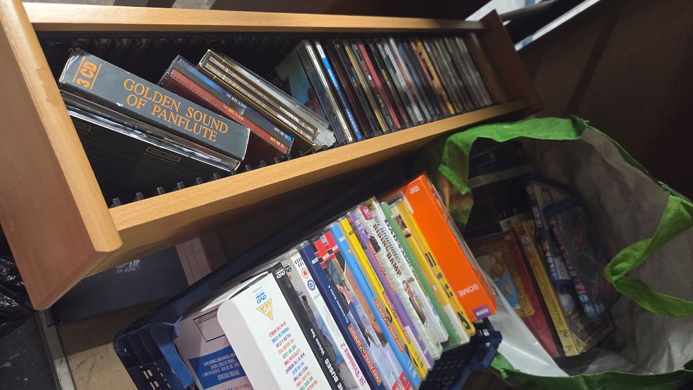 Lot 518 – A Collection of Mixed Music CDs and Movie DVDs