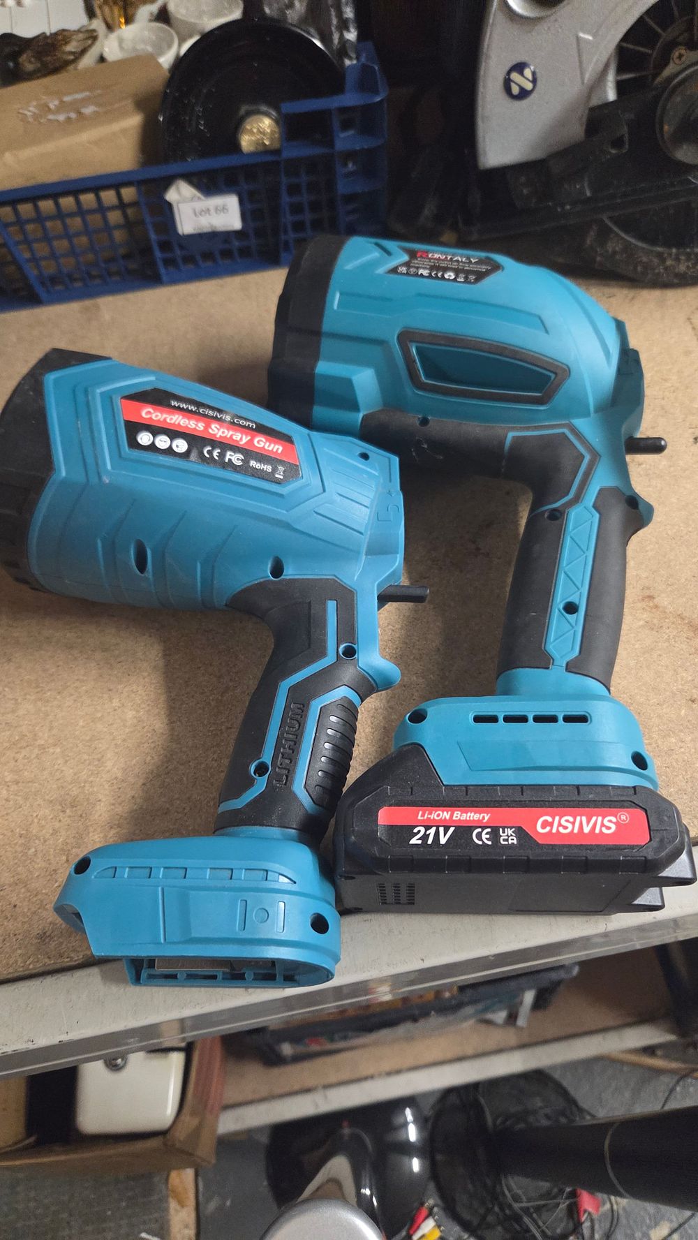 Lot 522 – A Pair of Cisivis and Pontaly Cordless Spray Guns