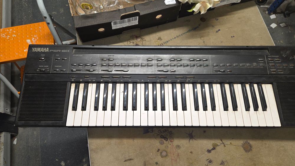 Lot 549 – Yamaha Keyboard