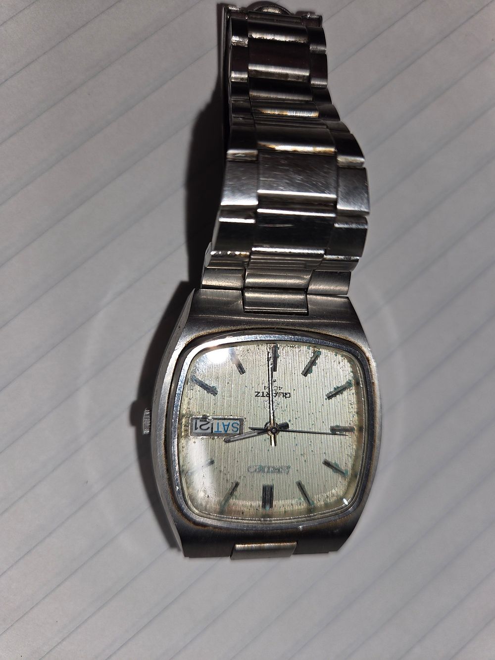 Lot 605 – Seiko Quartz 4004 Stainless Steel Wristwatch