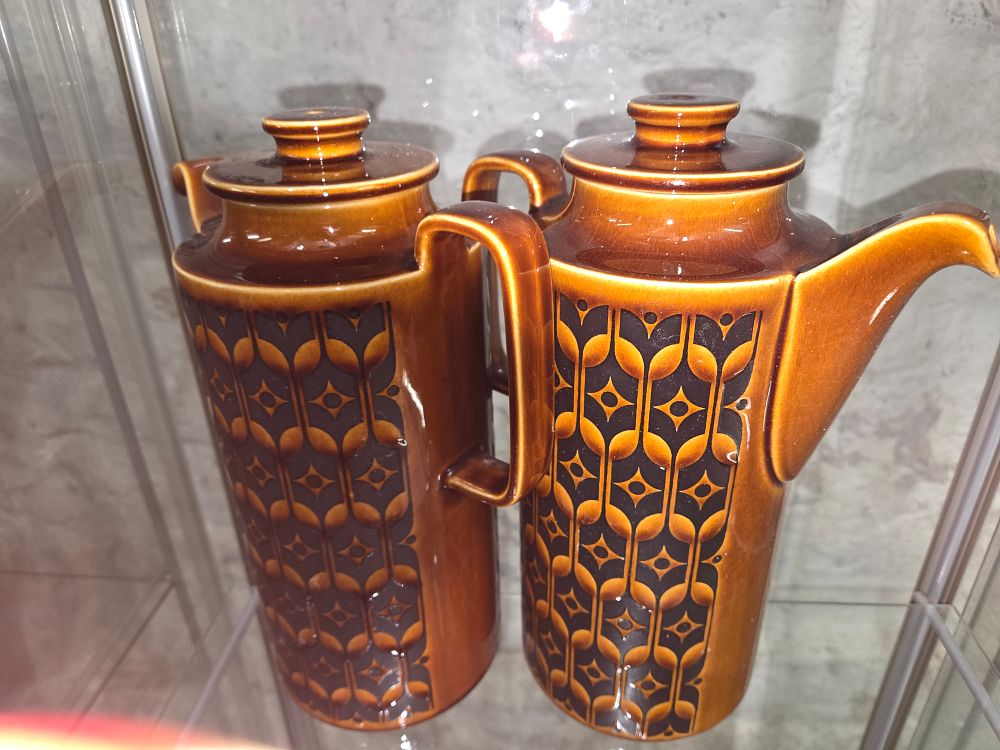 Lot 606 – 2 Hornsea Coffee Pots