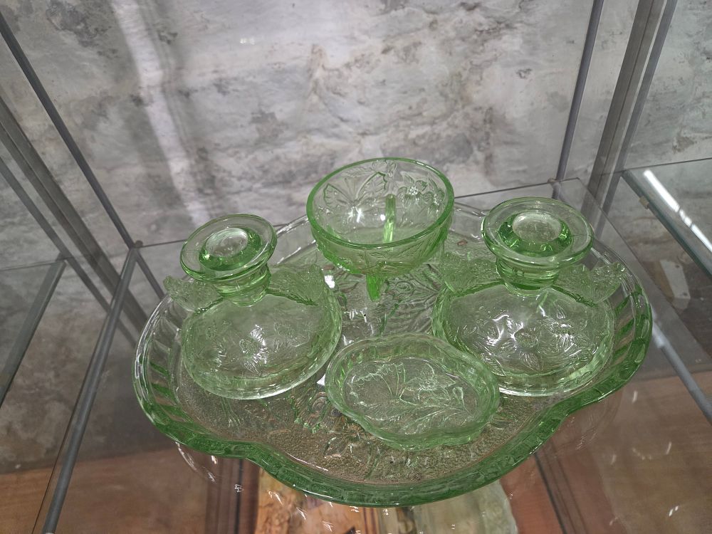 Lot 611 – Green Uranium Butterfly Pattern Dressing Table Set
