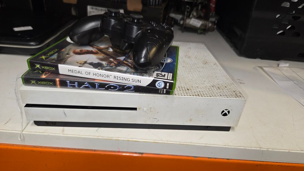 Lot 218 – Xbox One S Console Controller and Games