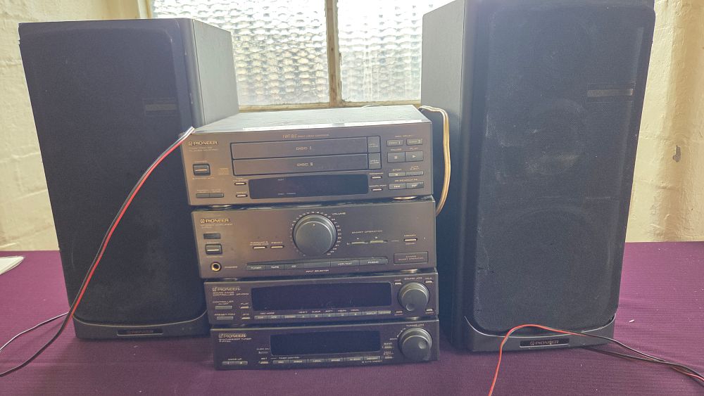 Lot 234 – Pioneer Hi-Fi Audio Stacking System and Speakers