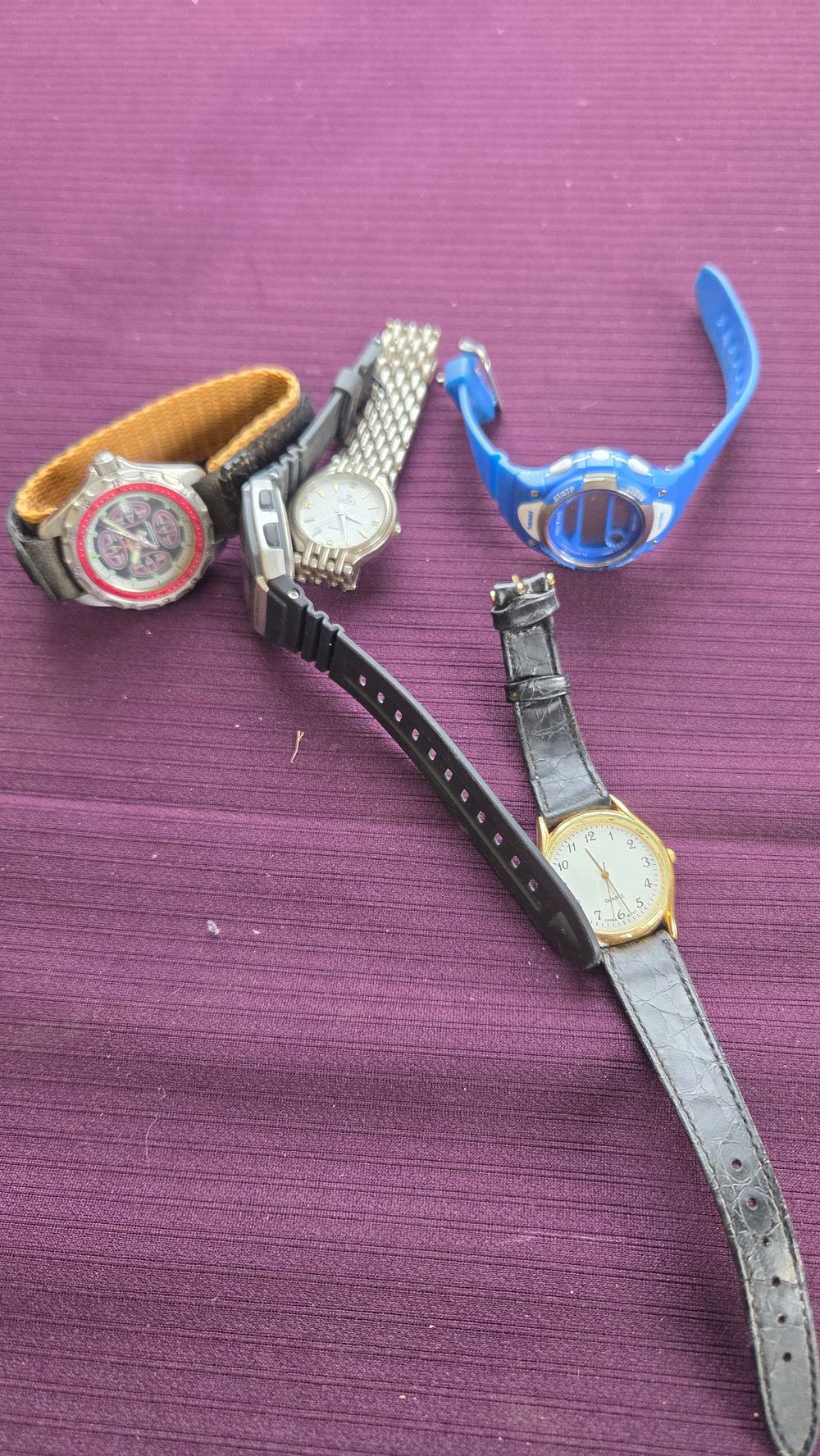 Lot 262 – A Selection of Five Assorted Wristwatches including SKMEI and Ladex