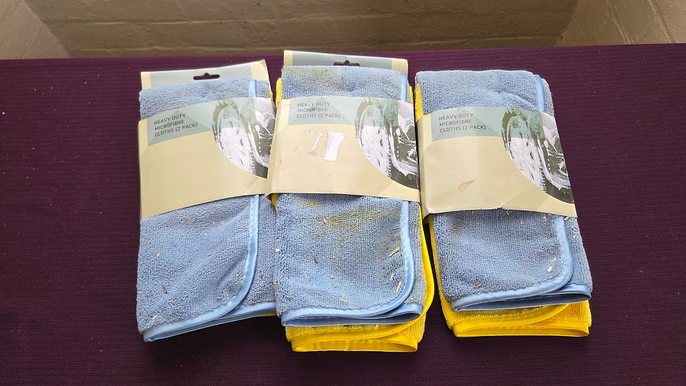 Lot 269 – Three 2-Packs of Heavy-Duty Microfibre Cloths