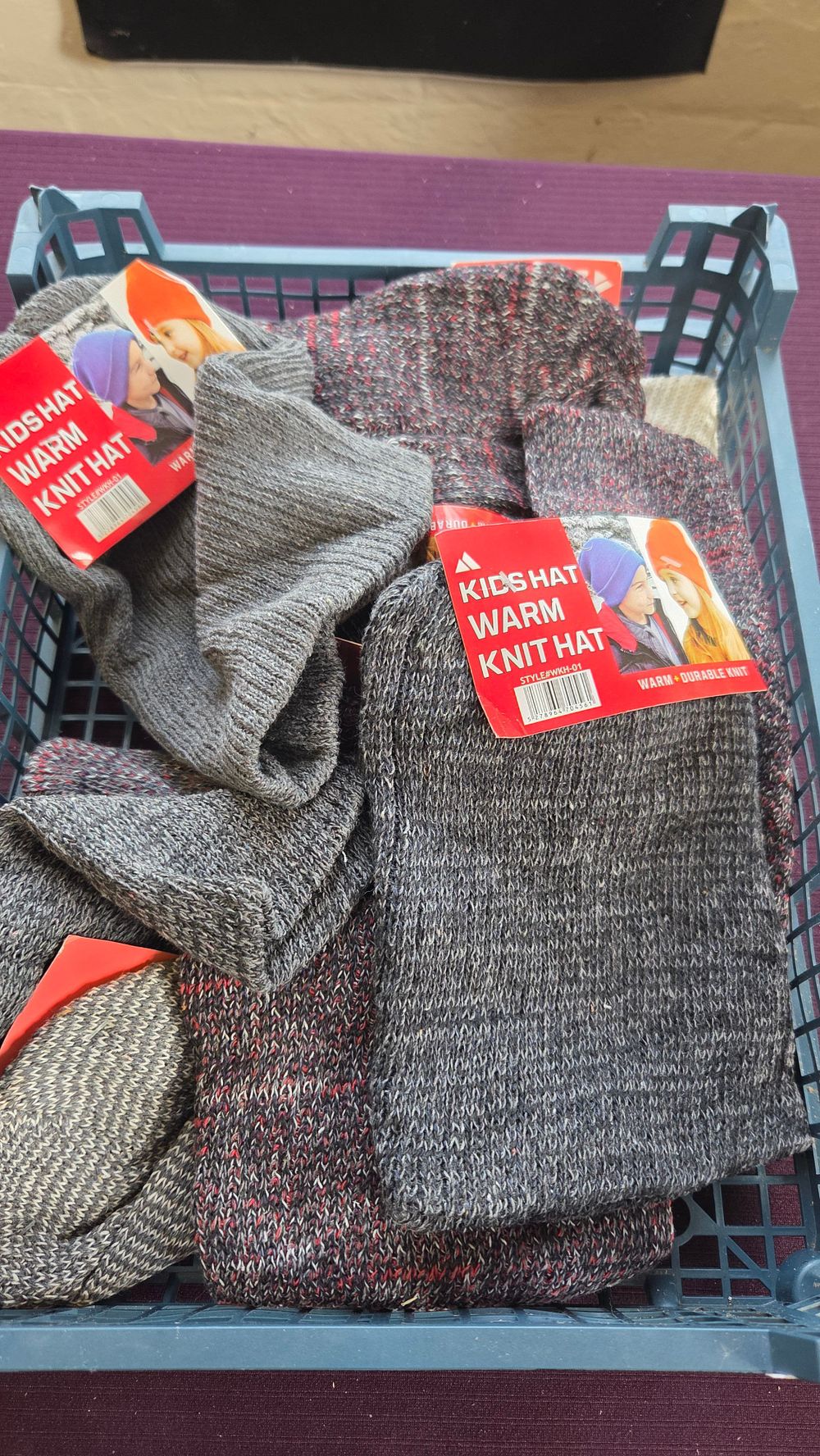 Lot 275 – Children’s Warm Knit Hats, Style WKH-01