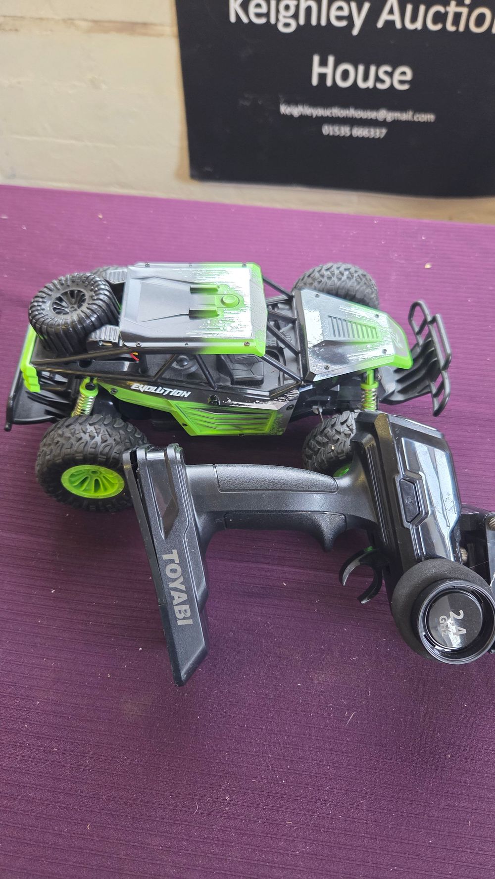 Lot 301 – Toyabi Evolution Radio-Controlled Off-Road Buggy