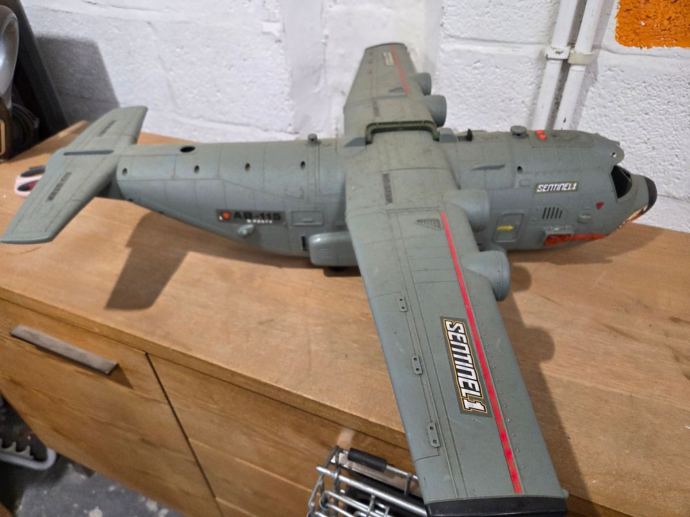 Lot 368 – True Heroes Sentinel 1 AB-115 Cargo Shark Plane