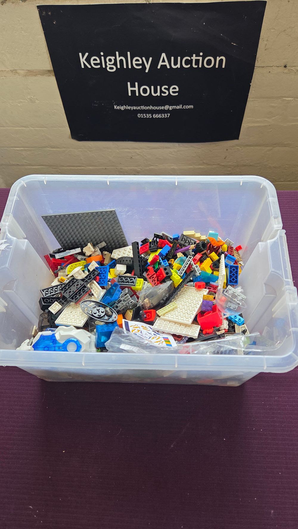Lot 168 – A Box of LEGO Blocks