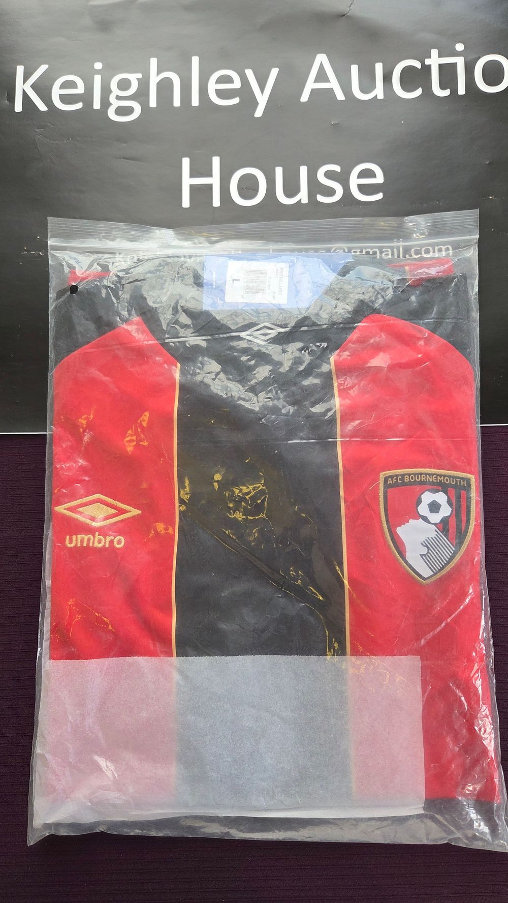 Lot 180 – Umbro AFC Bournemouth 2024/25 Home Football Shirt Size Large