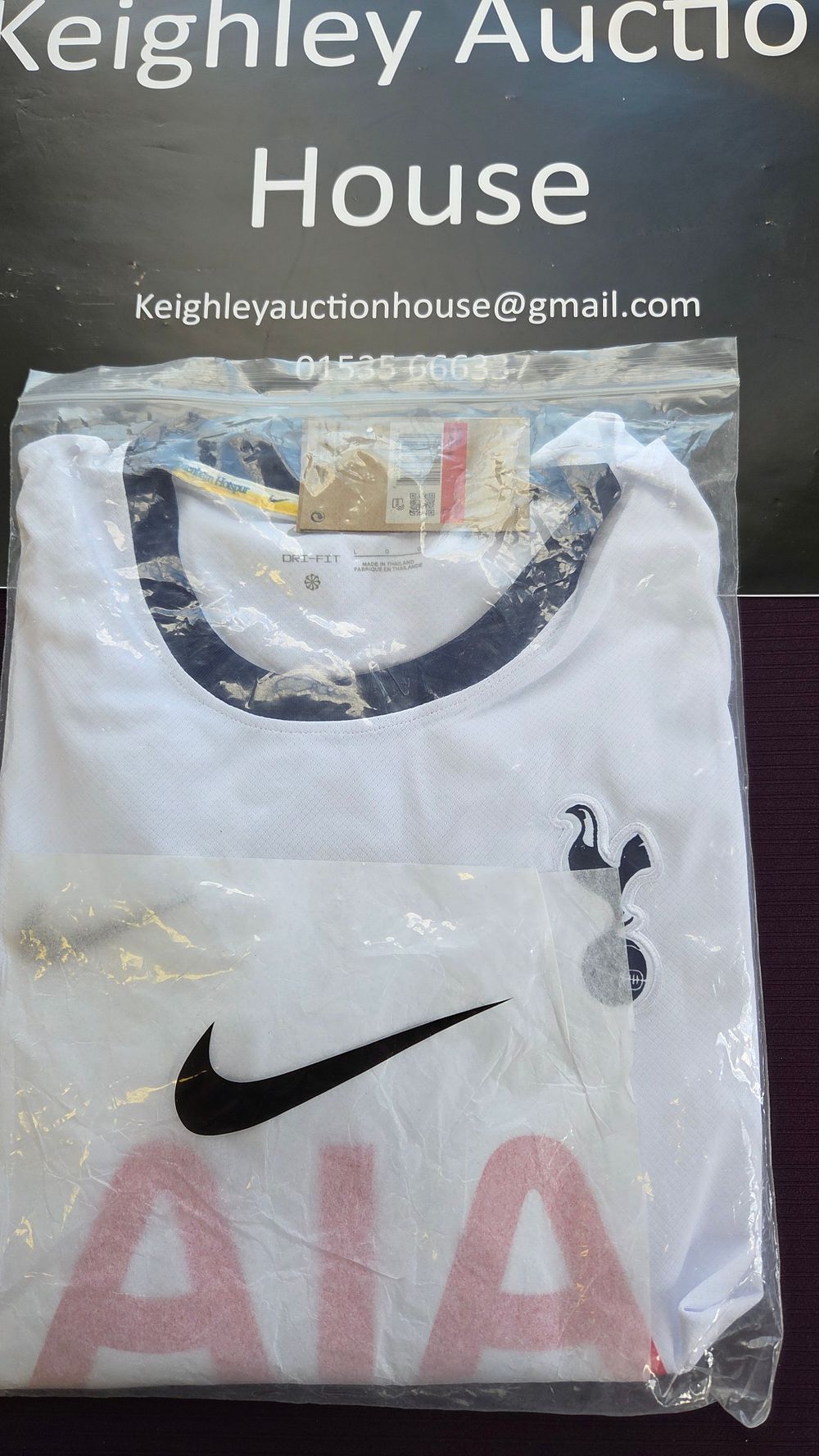 Lot 181 – Nike Tottenham Hotspur 2025/26 Home Football Jersey Size Large