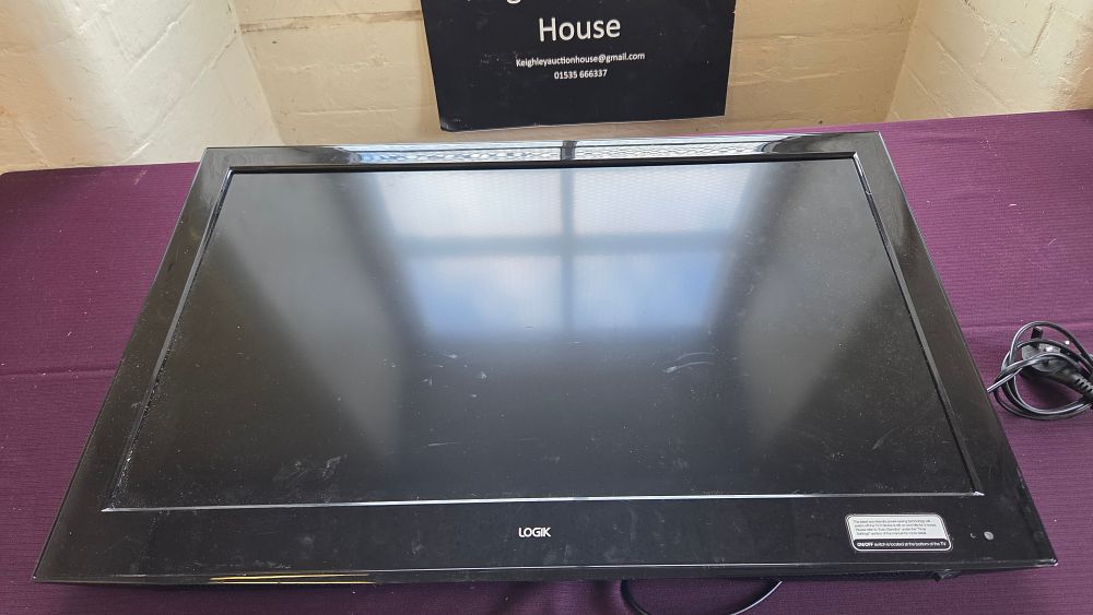 Lot 184 – Logik L32HED12 Television with Integrated DVD Player in working order