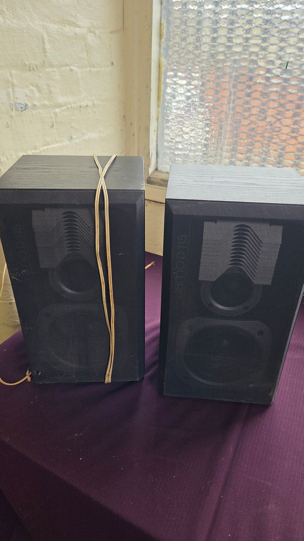 Lot 241 – A Pair of Jamo D-115 Bookshelf Speakers