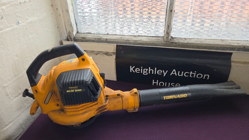 Lot 254 – McCulloch BVM 250 Tornado Petrol Leaf Blower