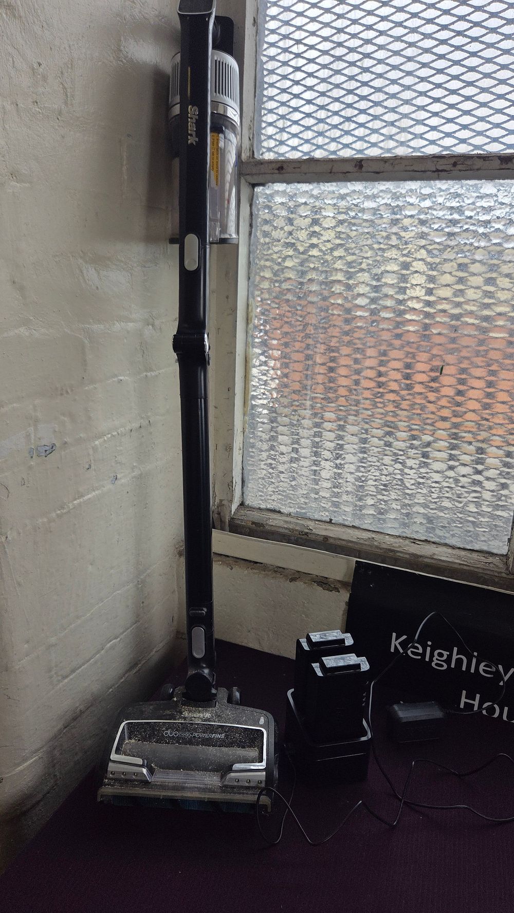 Lot 259 – Shark Cordless Stick Vacuum with DuoClean PowerFins Technology and Dual Charging Dock powers on