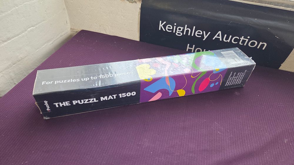 Lot 264 – Puzzlup THE PUZZL MAT 1500 Jigsaw Puzzle Roll Up Mat