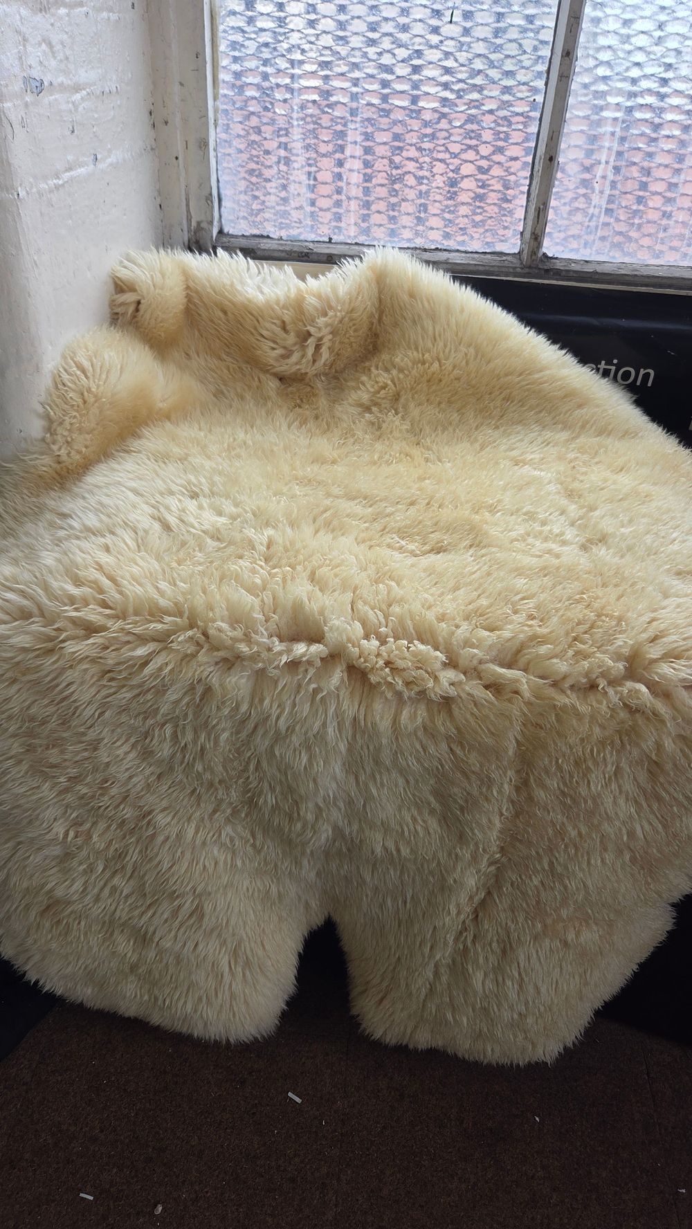 Lot 269 – A Bowron Double Pelt Sheepskin Rug