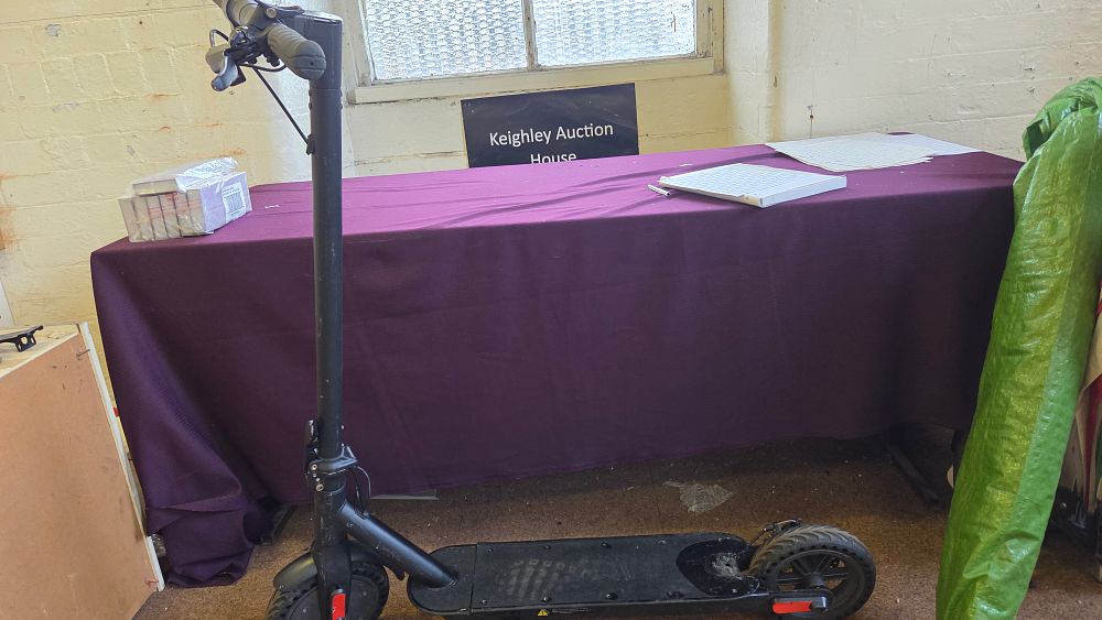 Lot 298 – Electric Commuter Scooter