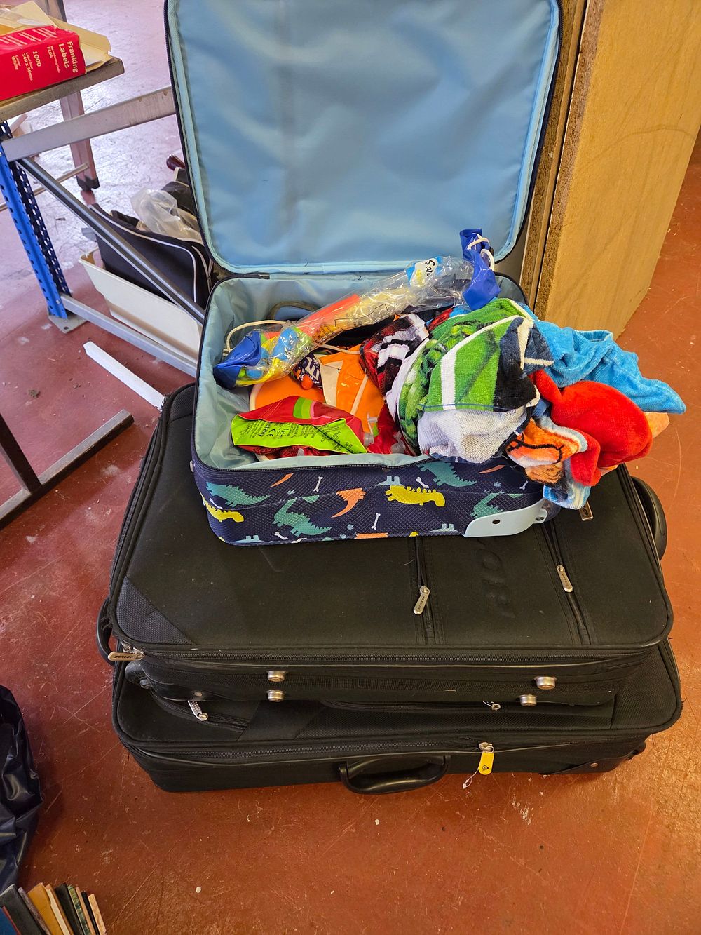 Lot 340 – A Group of Mixed Luggage and Holiday Items Including Dunlop Suitcases
