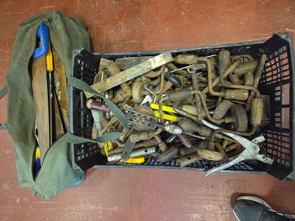 Lot 366 – An Assortment of Vintage and Modern Workshop Hand Tools